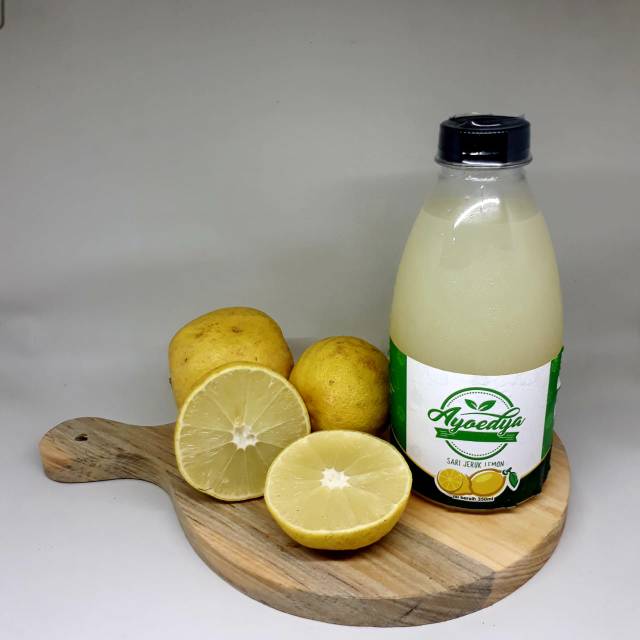 

Sari Lemon Ayoedya - Lemon Peras Tanpa Campuran