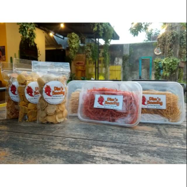 

[PAKET HEMAT] Aneka Camilan Gurih Pedas Terlaris by dimsnacky