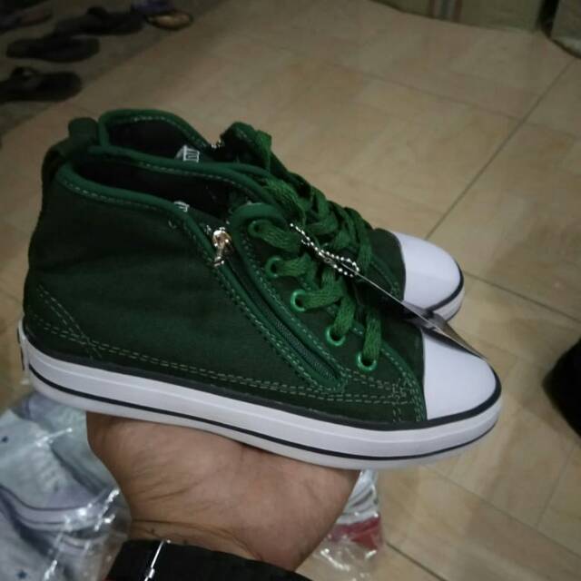 Sepatu converse anak