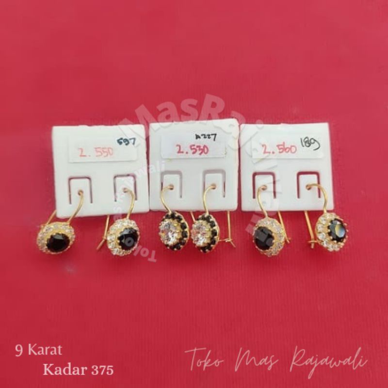 anting mata hitam putih Ubs Swarovski Kadar 375 9 KARAT | baca Deskripsi foto