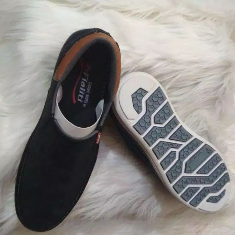 SEPATU PRIA SLIP ON/SANTAI FIALITI