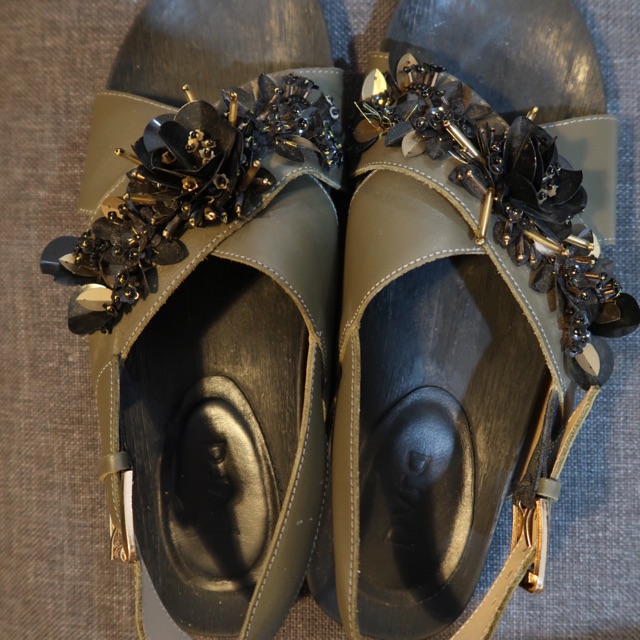 Pvra Cavvami Olive Preloved Size 39