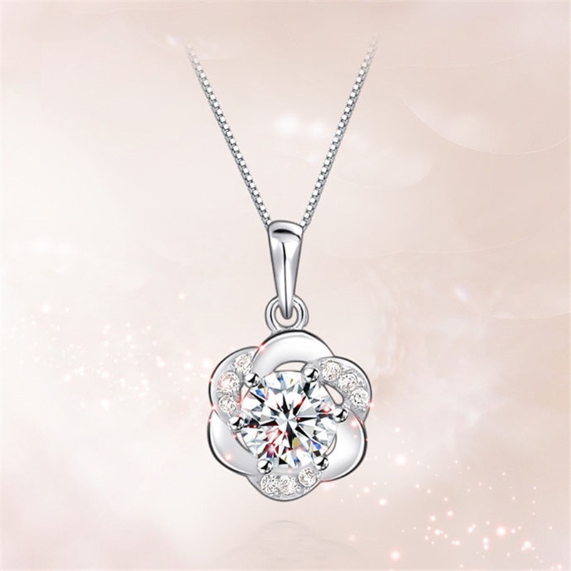 [Ready Stock]Fashion Silver Plated Diamond-Studded Necklace Flower Pendant