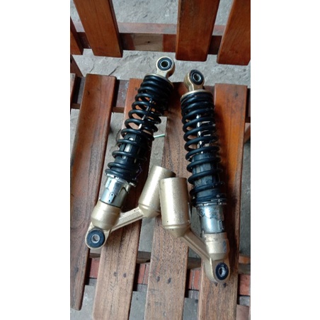 Shock belakang Tiger revo copotan / shock tiger revo ori
