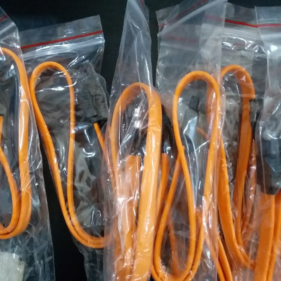 Kabel data sata jepit warna random kuning