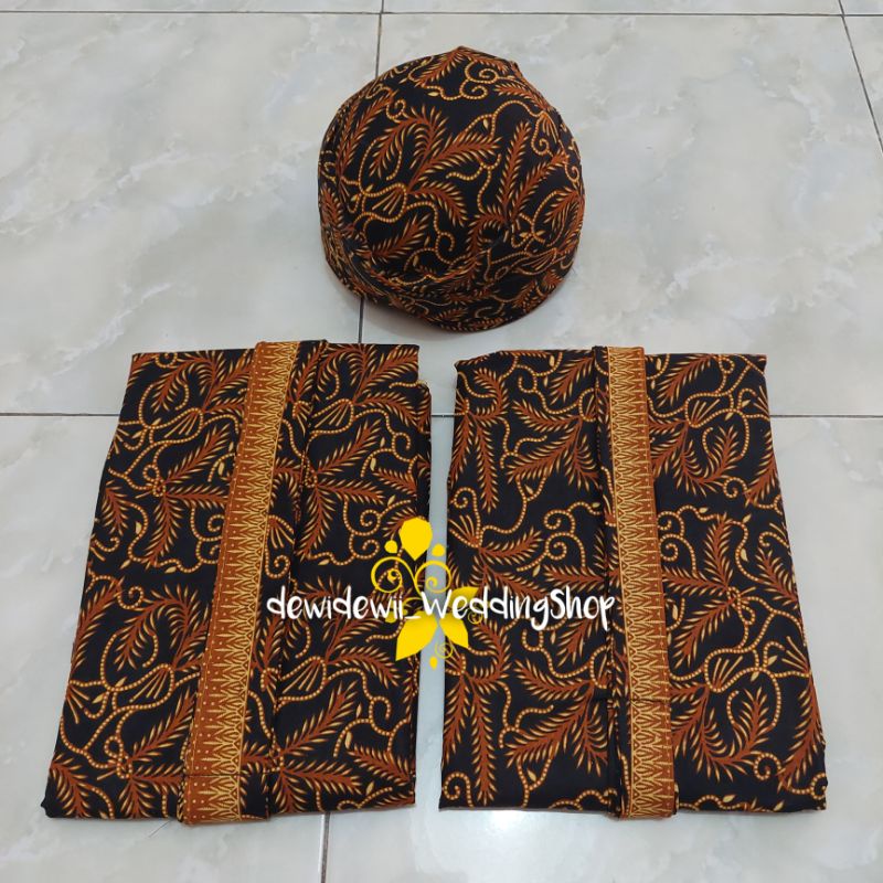 Set Jarik Cewek Cowok + Blangkon, Motif Kelabang