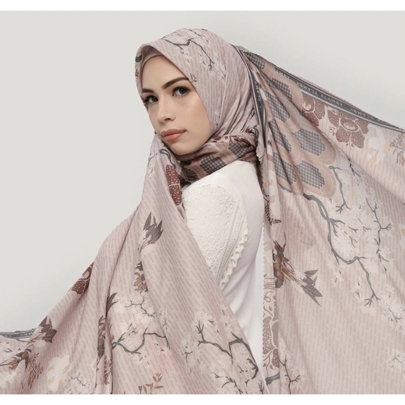 rafflesia scarf wearing klamby