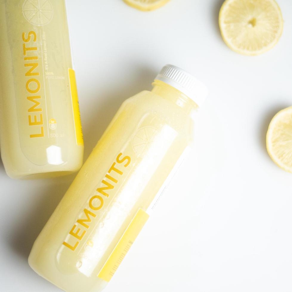 

Stok terbatas!.. Juice Sari Lemon Asli Lemonits 500 ml Original Diet/Detox Original KAY