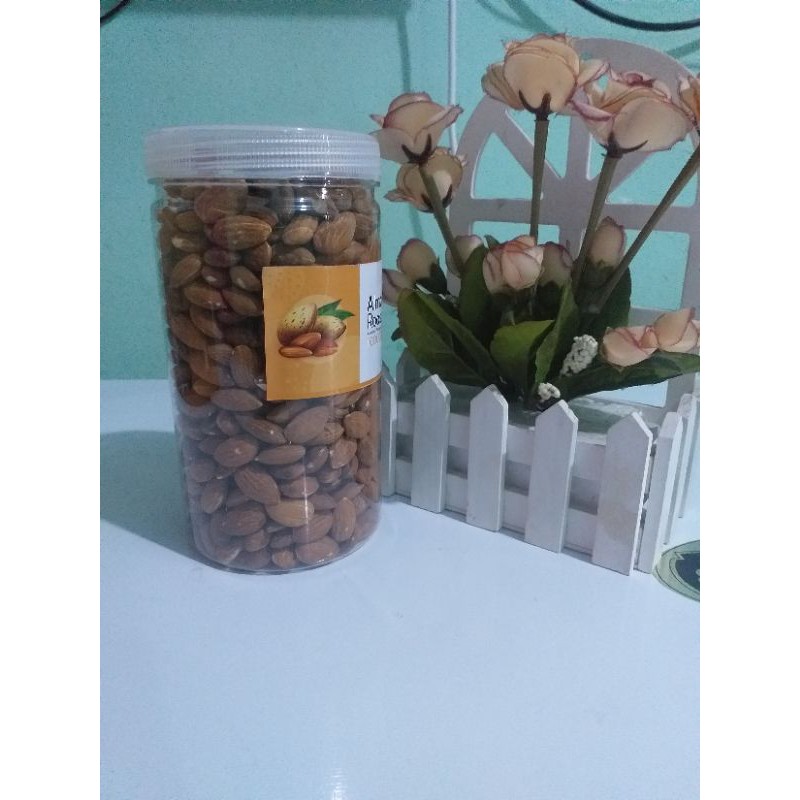 kacang almond roasted