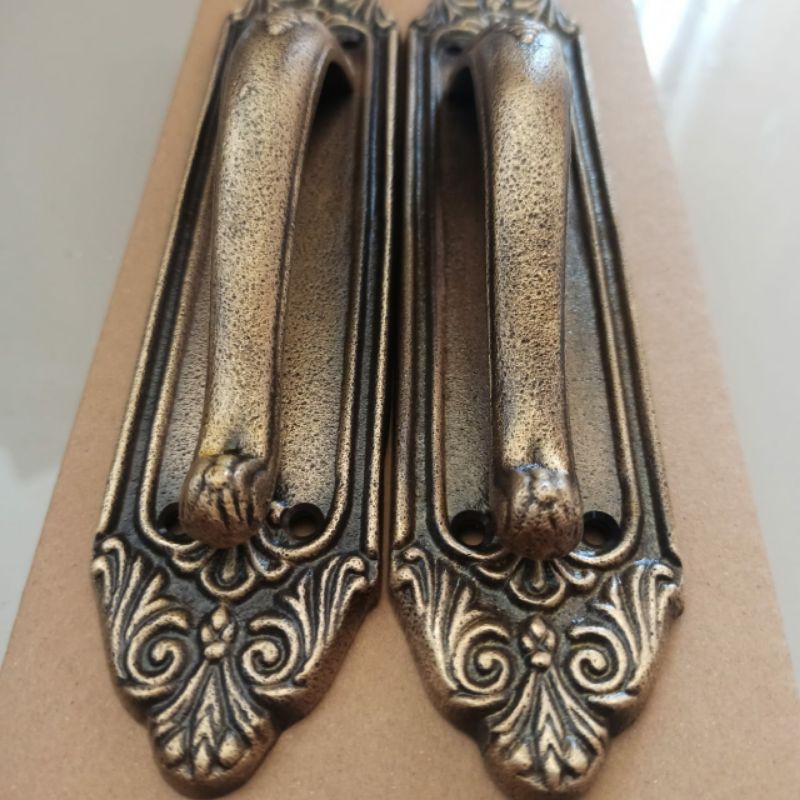 TARIKAN PINTU KAYU LEMARI KUNINGAN ANTIK