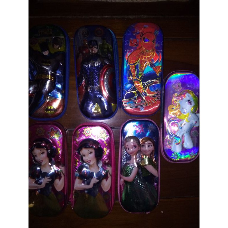 

Tempat Pensil Anak Karakter Timbul 3d