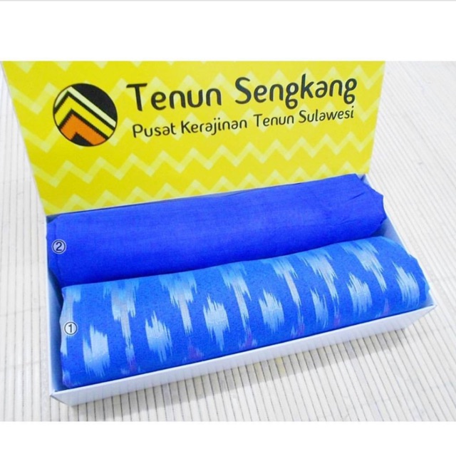 Kain Tenun Sengkang Biru