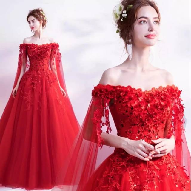 Gaun Pengantin Merah Bersayap