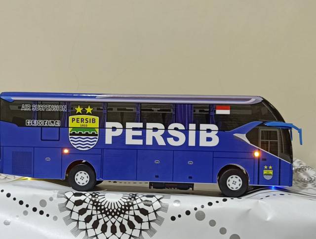 miniatur Bus bis /mainan bus bis Persib + Lampu