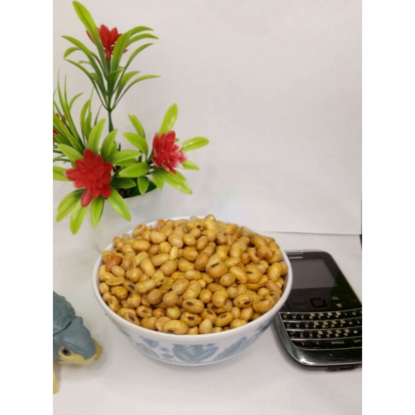 

Kacang kedelai/kacang premium/kacang bubur.