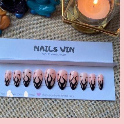 Kuku Palsu Hand Made PRESS ON NAILS Api Hitam Fake Nails Art Kuku Pengantin >