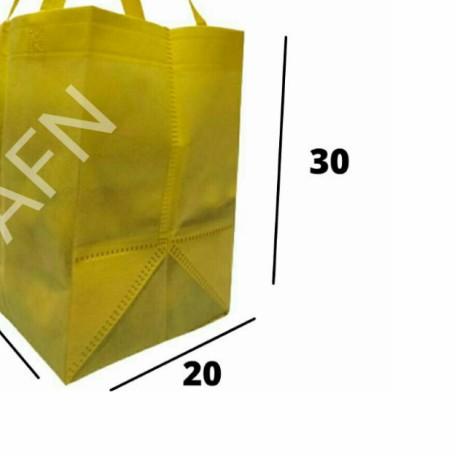 

HBPA Box 20 x 20 tas spunbond kotak nasi besek hajatan tas syukuran - marun
