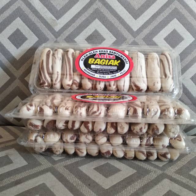 

Makanan ringan bagiak cokelat oleh-oleh banyuwangi
