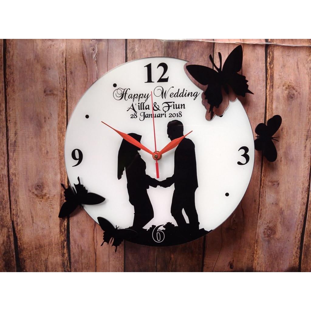 Kado Pernikahan Jam Dinding Akrilik Siluet Pengantin