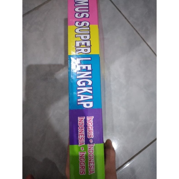 

kamus bahasa inggris indonesia lengkap. murah( preloved)