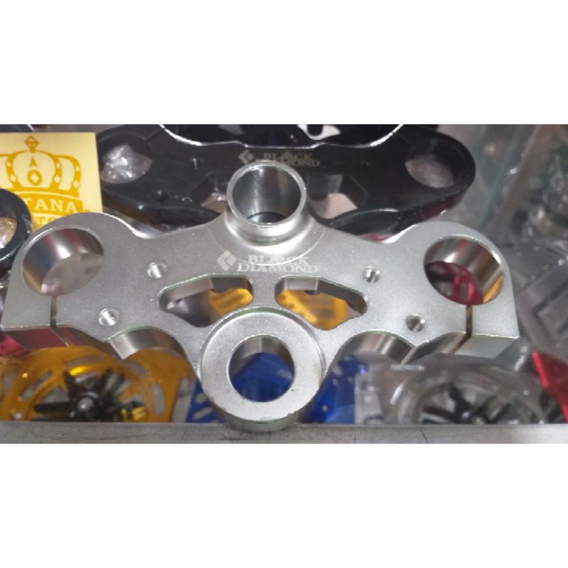 segitiga /triple clamp ninja 250 carbu& ninja 250 fi old