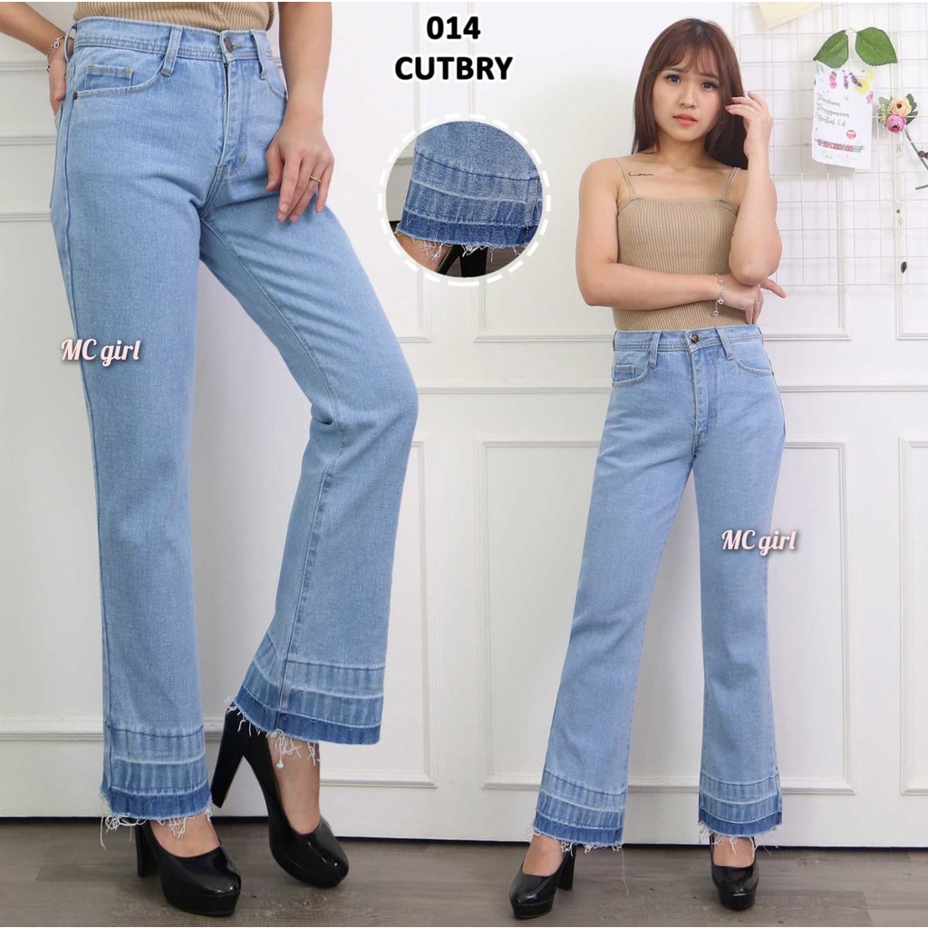 MC girl - Celana Jeans Cutbray Non-Stretch Wanita Warna Biru Muda / Cutblay Lepis Light Blue Cewek / Cutbrei Panjang Kaki Lipat / Cutbrai Denim Non-Street / Kaki Lebar / Kaki Besar / Boot Cut