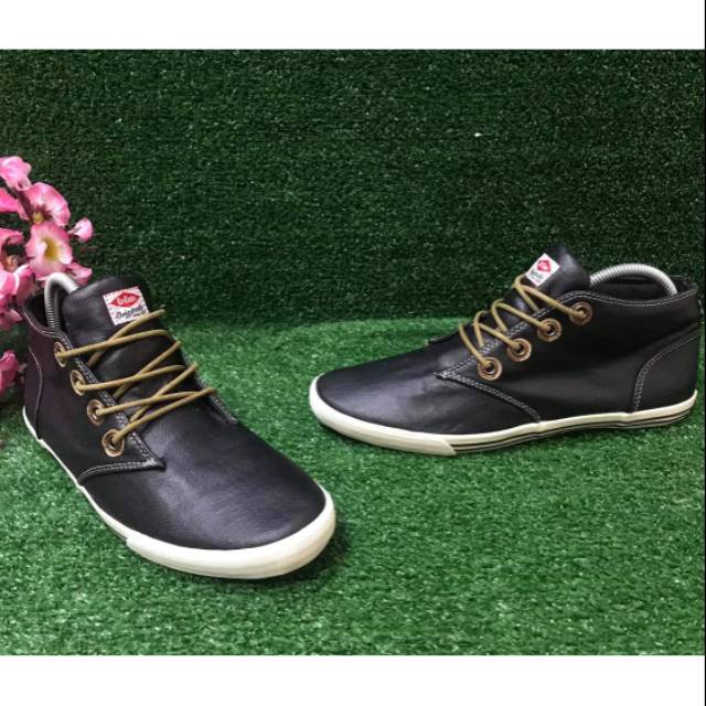 Sepatu lee cooper