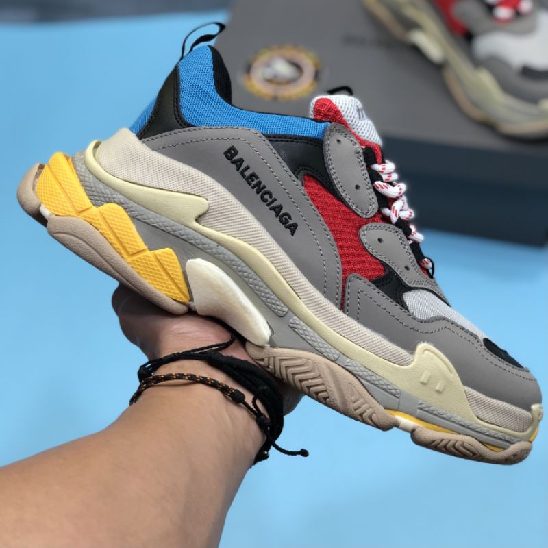 balenciaga triple s grey red