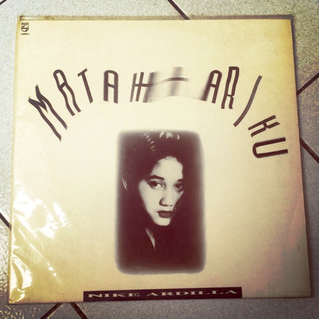 Piringan hitam Nike Ardilla Matahariku