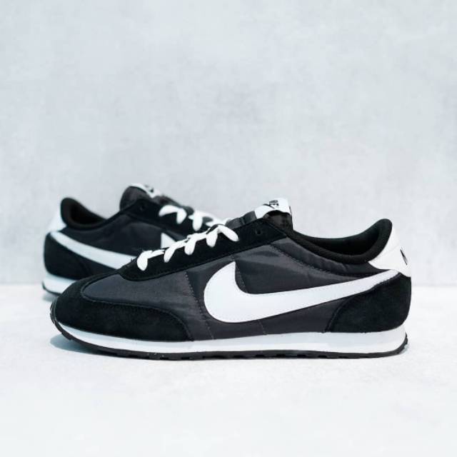 nike mach runner black