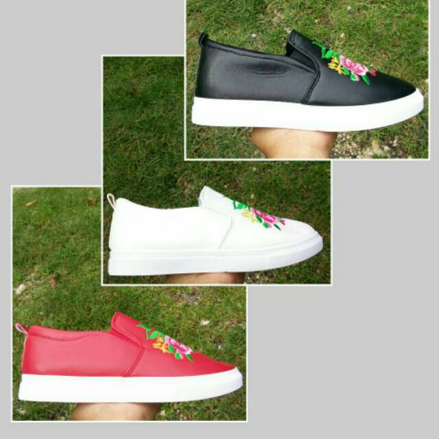 Sepatu Slip On Locus