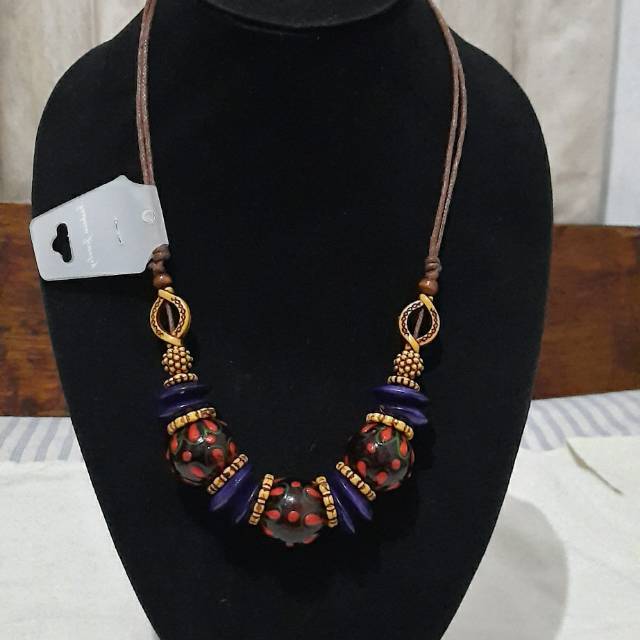

Kalung kayu motif lukis bunga (Biru)