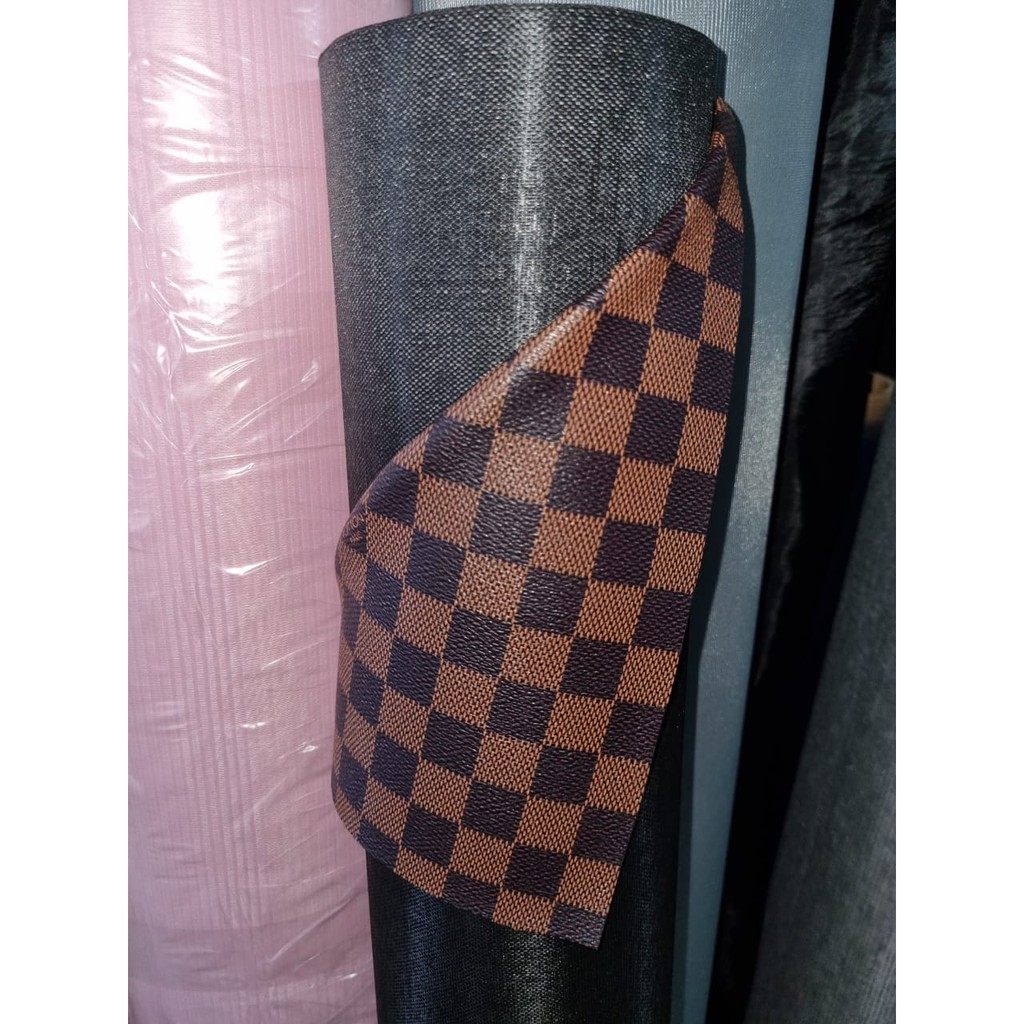 BAHAN KULIT SINTETIS TAS LV CATUR  LEBAR 1.4M JUAL PER 1/2 METER
