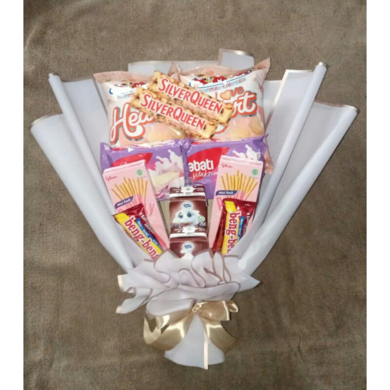 

READY BUCKET SNACK,BUCKET WISUDA,BUCKET VALENTINE,KADO ULANG TAHUN