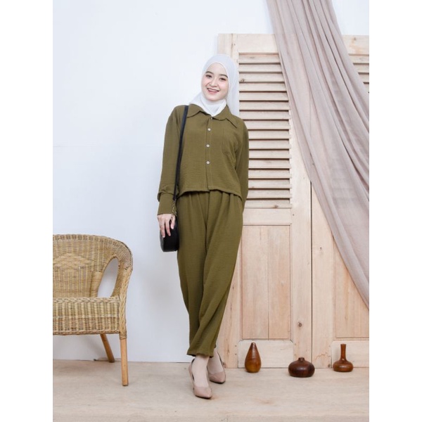 SETELAN CRINKLE/CRINGKEL SET/SETELAN WANITA CRINKLE/SETELAN HIJAB/SET KEMEJA CROP/CROP LENGAN PANJAN