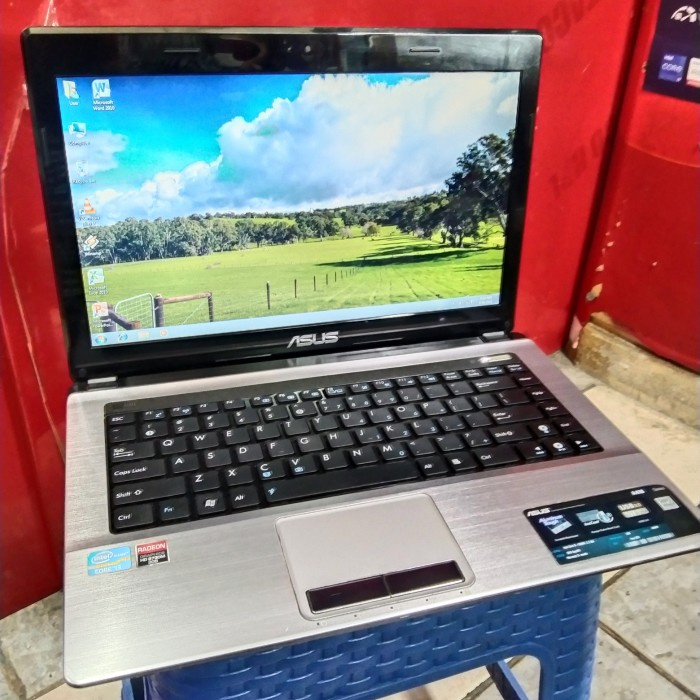 laptop asus k43sa Intel Core i3 Ram 2 Gb HDD 500 gb Vga Radeon 2Gb
