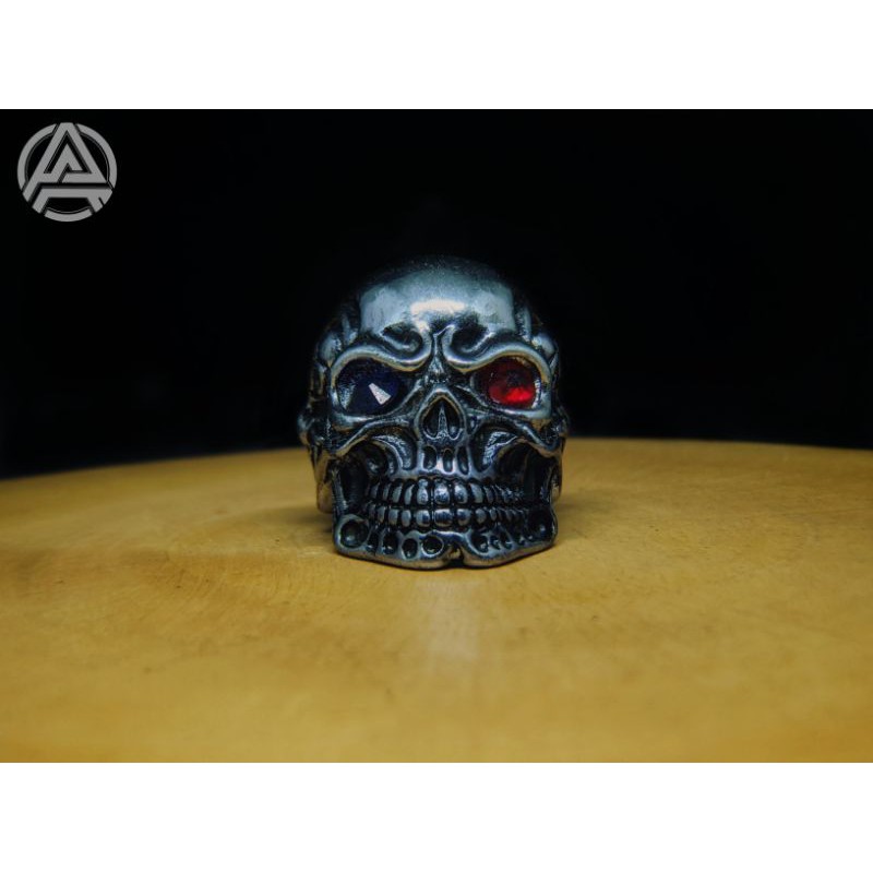 Cincin Tengkorak Titanium (Skullring) Batu Merah Biru Pria Murah