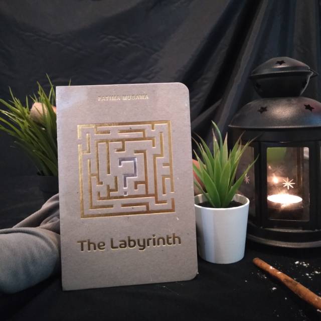 Buku The Labyrinth Premium / Fatima Musawa