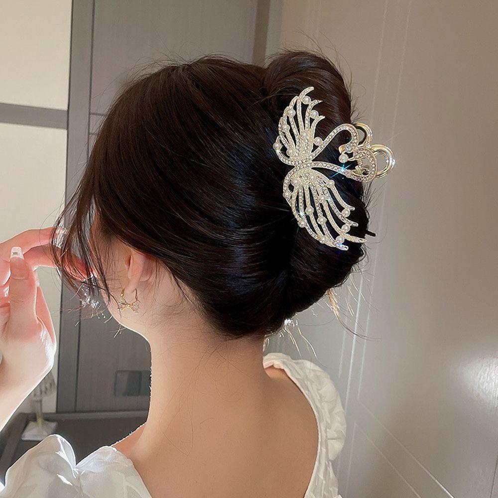 Needway   Wanita Cakar Rambut Elegan Hiasan Kepala Mutiara Swan Temperamen Rambut Kepiting Klip Kristal Hiu Klip