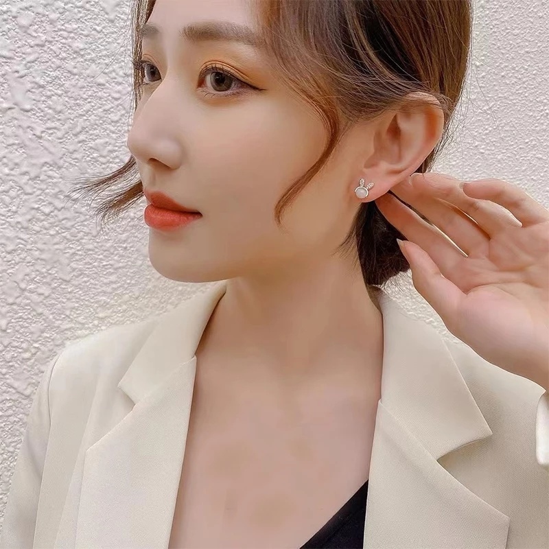 Anting Tusuk Desain Kelinci Hias Opal Zircon Gaya Simple / Bohemian Berkilau Untuk Wanita