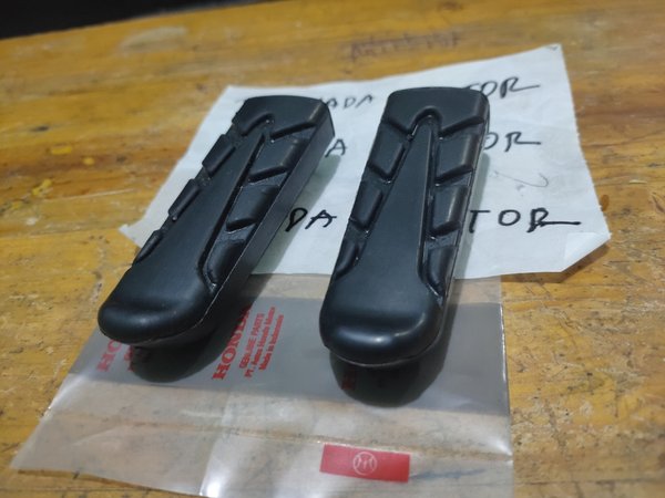 1PSG KARET STEP DEPAN HONDA CB150R STREETFIRE NEW K15G 2015-2018