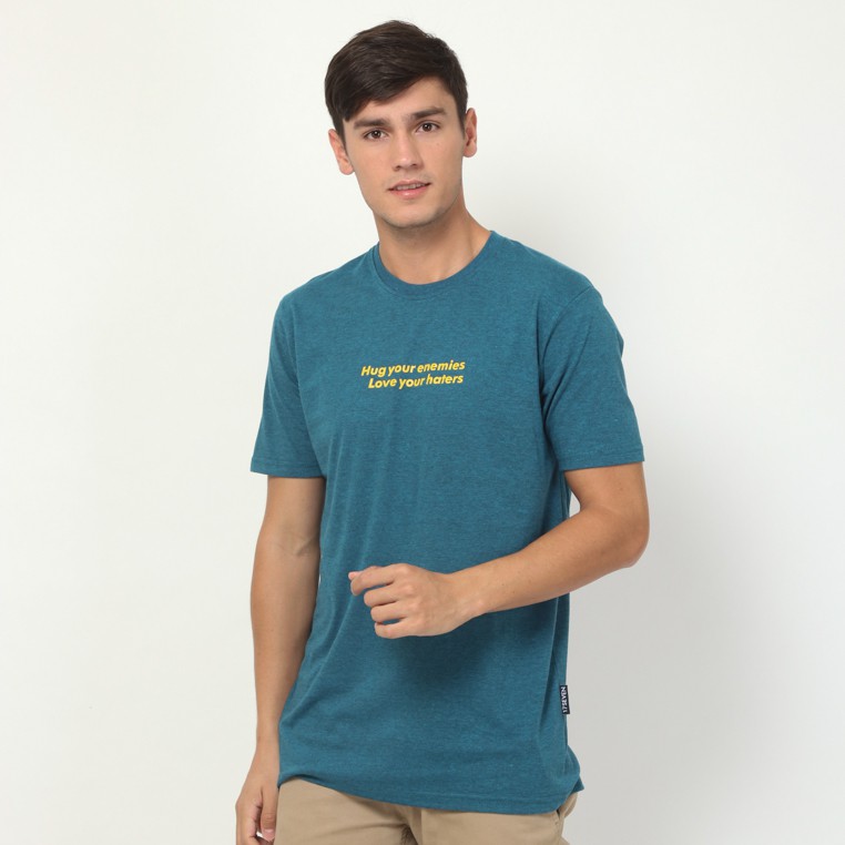 

17Seven Original-Tshirt-0103-Hug