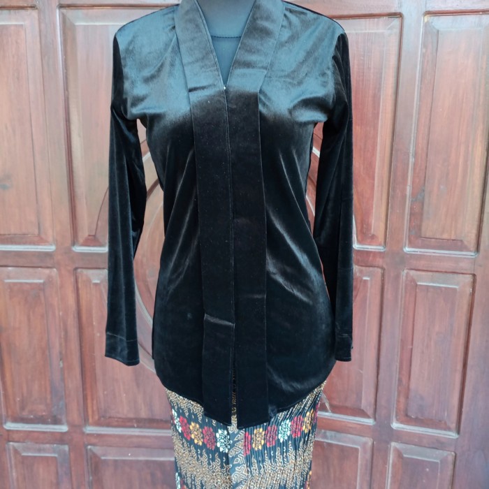 Kebaya wanita kartini bludru polos (size M,L) - Hitam, M