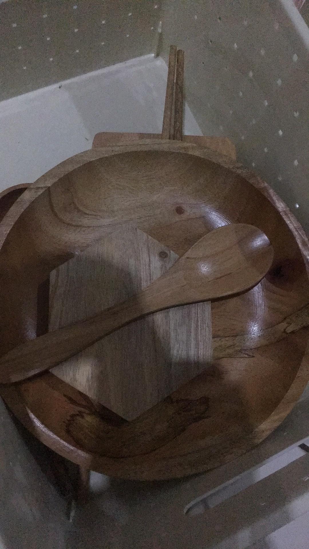 Piring Liuk Paket Kayu Mahoni ( Piring 20cm, Coaster Hexagon, Sendok Mahoni, Sumpit Mahoni)