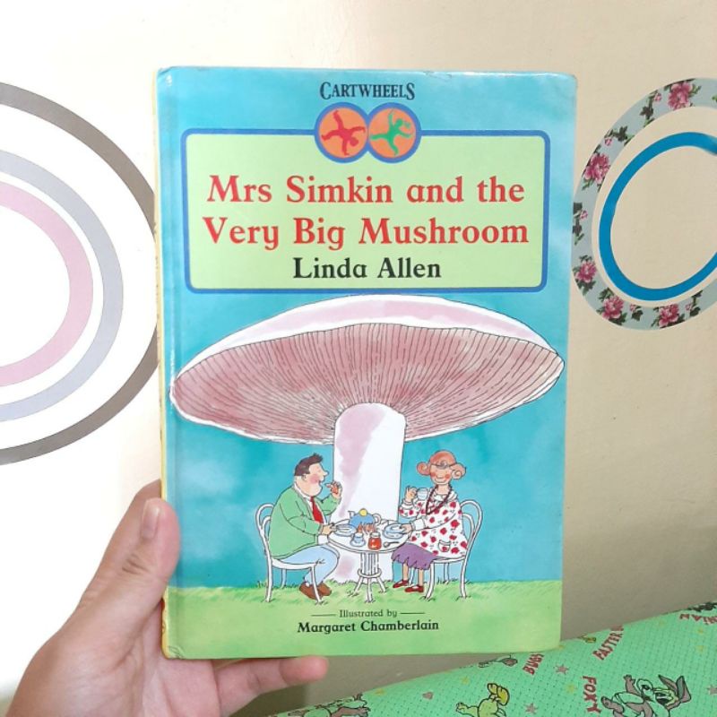 

MRS SIMKIN AND THE VERY BIG MUSHROOM - BUKU ANAK - BUKU CERITA ANAK - STORYBOOK - BUKU IMPORT
