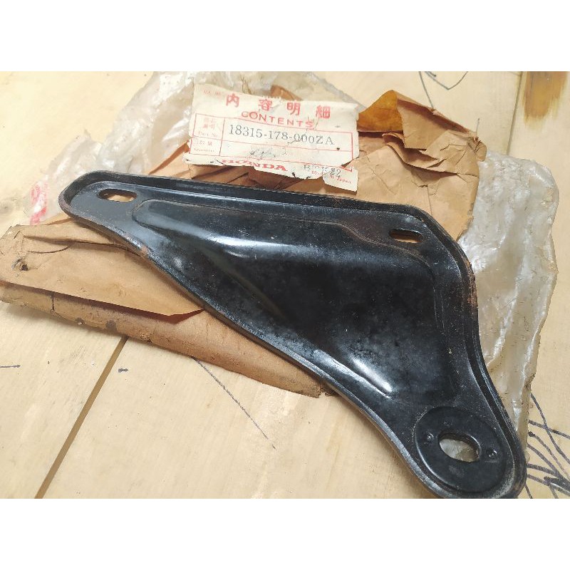 breket dudukan knalpot honda c70 cs90z s90 s90z c700 c800 supercub original nos