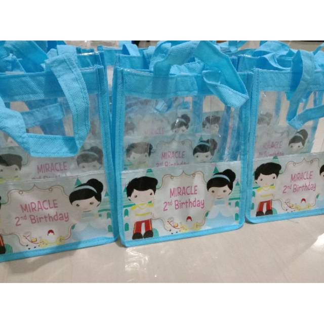 

Tas ultah / tas souvenir / tas mika banner / goodie bag ultah