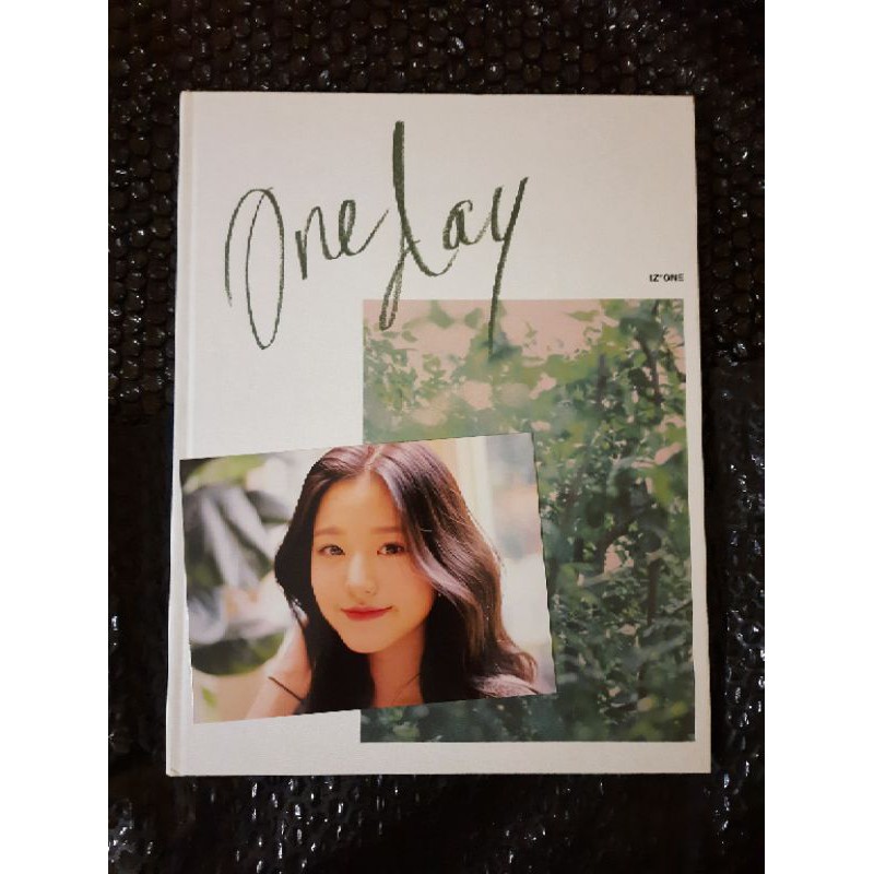 IZONE PHOTOBOOK - ONE DAY