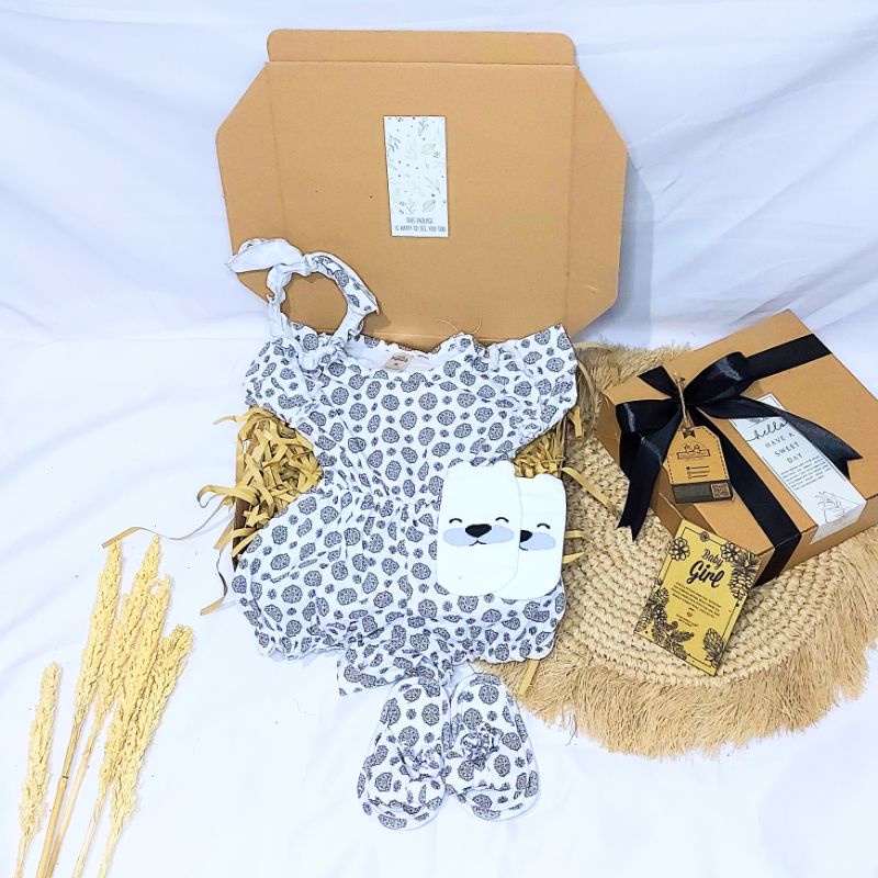 KADO BAYI | HAMPERS BAYI | JUMPER BAYI | JUMPSUIT BAYI | DRESS BAYI PEREMPUAN | BAJU BAYI LAKI LAKI | HAMPERS BAYI NEWBORN | HAMPERS BABY BOY | HAMPERS BABY GIRL | SETELAN ANAK LAKI LAKI | SETELAN ANAK PEREMPUAN | BABY GIFT | PARCEL NEWBORN | KADO LAHIRAN-pattern white+sandal