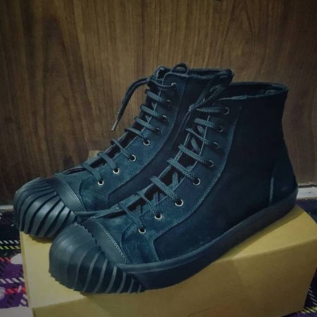 Sneakers leather boots